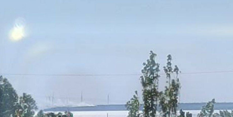 бердянськ, дим, вибух, приліт, вибухи, стовп диму