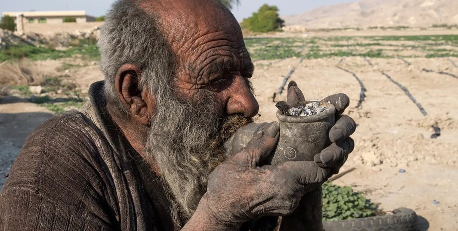 Аму Хаджи Иран отшельник самый грязный человек