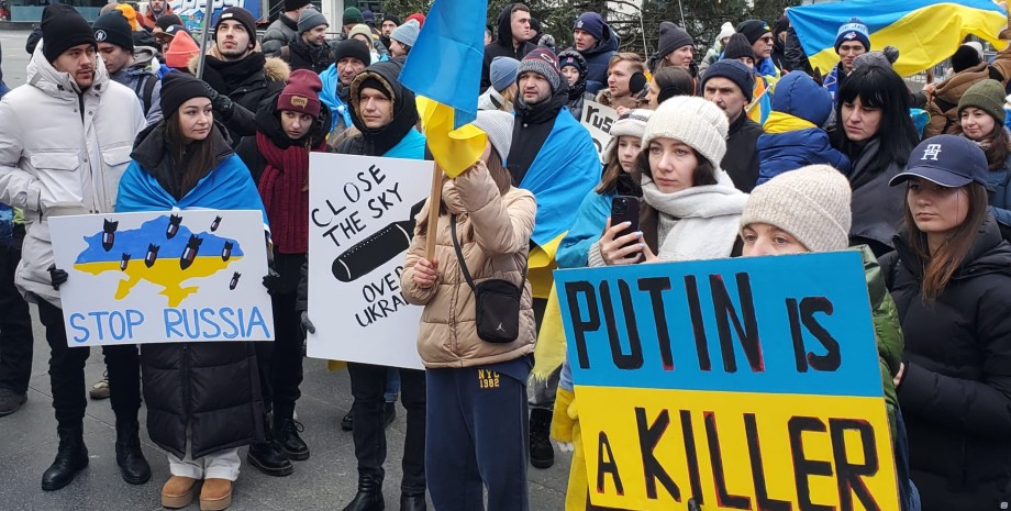 Демонстрация украинцев в Торонто Демонстрация украинцев в Торонто