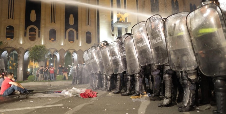 Фото: Twitter/@CivilGe