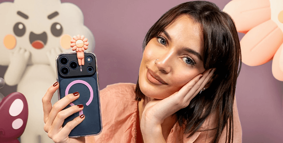 Дівчина тримає iPhone 17 Pro і демонструє смартфон, камера якого стала популярною після вірусного відео в TikTok