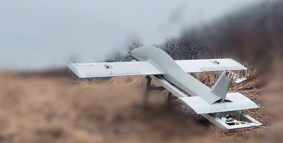 росіяни почали встановлювати Starlink на ударні БПЛА Старлінки на дронах "Молнія"