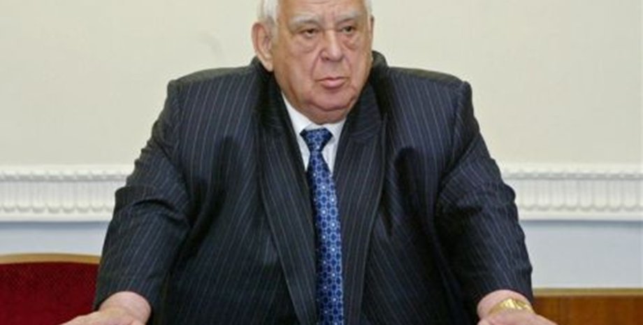 В Киеве от осложнений COVID-19 умер Ефим Звягильский