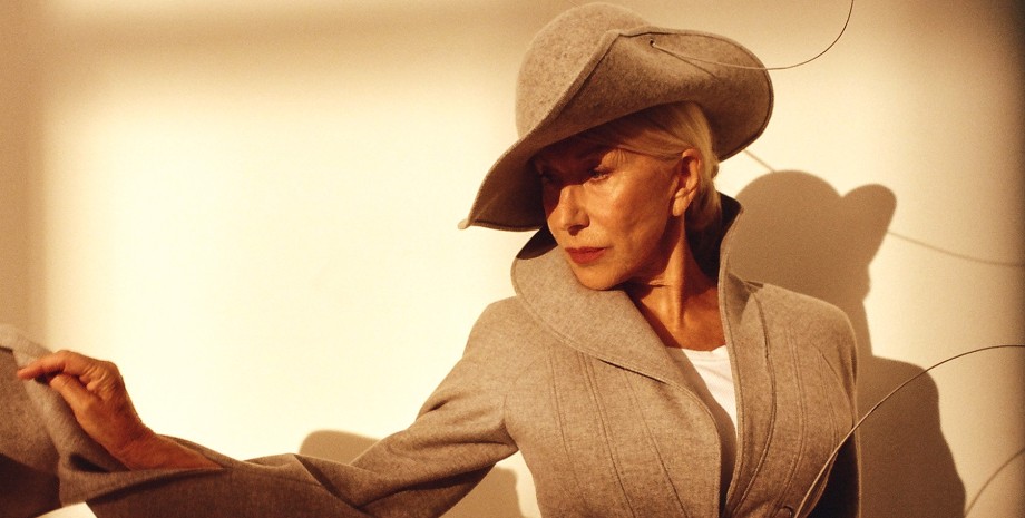 Гелен Міррен, пальто, капелюх, модний образ