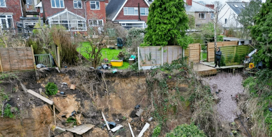 Оползень угрожает жителям города Кредли Хит, Великобритания, беда, разрушение домов, жилье, курьезы, стихия