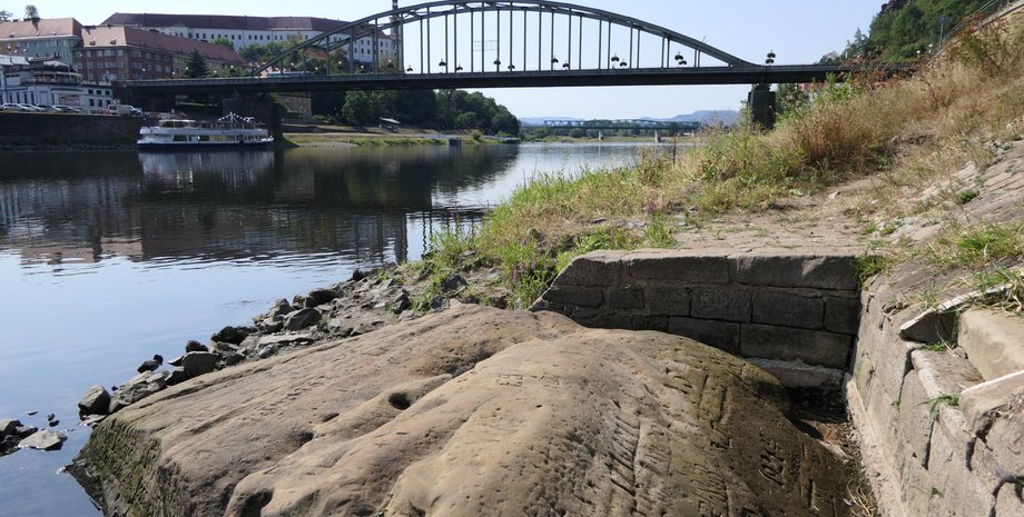 голодные камни