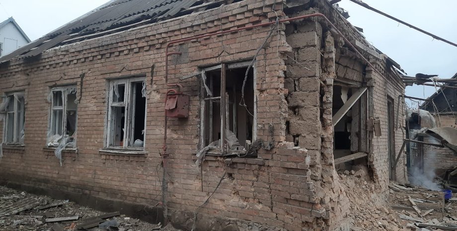 Нікополь Дніпропетровської області, артилерійський обстріл, постраждалі, загибла, енергетична інфраструктура