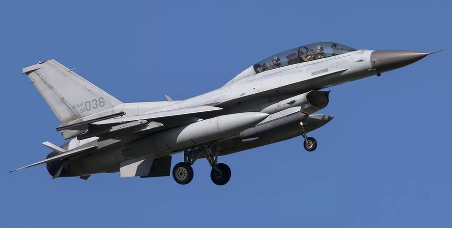 Истебитель KF-16