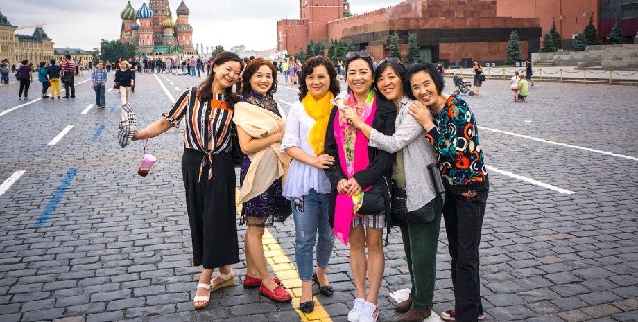 итайские туристы россия, туристы из китая, турисы в москве, россия китай