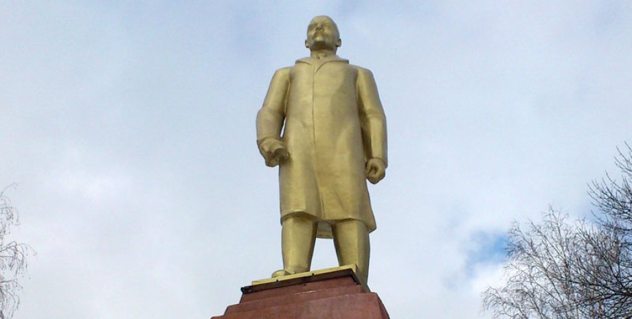 Памятник Ленину / Фото: Okhtyrka.net