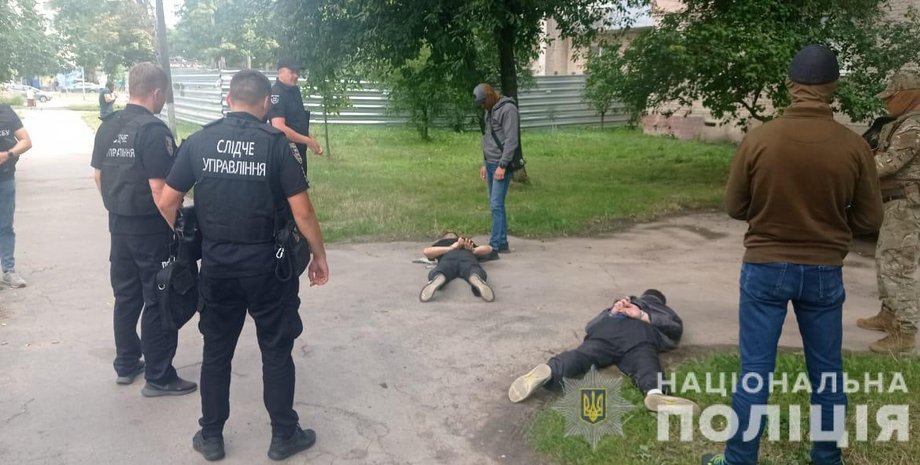 схема выезда за границу, преступная схема, нацполиция