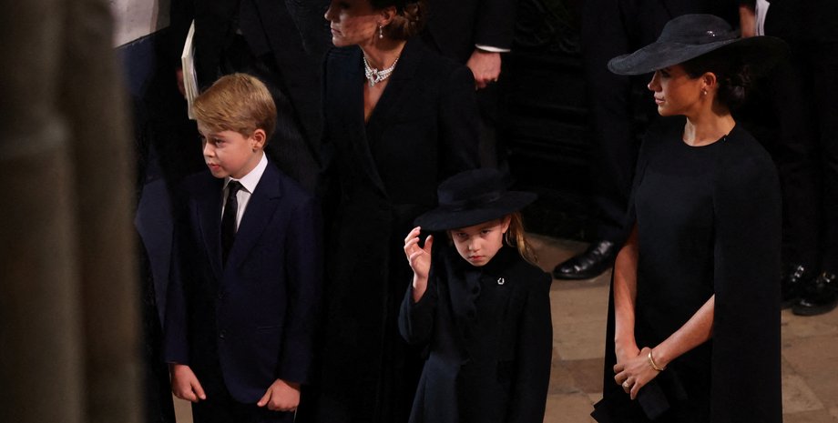 кейт міддлтон, меган маркл, камілла, принц джордж, принцеса шарлотта