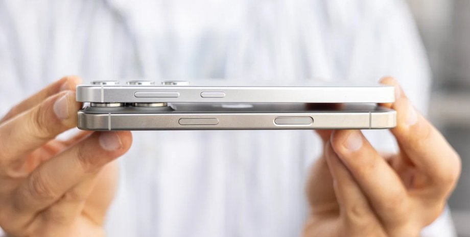 Смартфони iPhone Air і Samsung Galaxy S25 Edge у руках