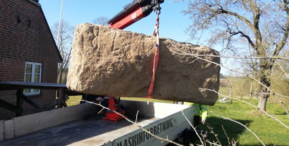 Дания, руны, рунический камень, руническая надпись, археология, клад, музей, находка, артефакт, викинги, исследования