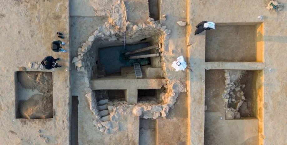 Кувйет, остров, Файлака, археологи, археология, раскопки, Аль-Кусур, артефакты, колодец, открытие, драгоценные камни, сооружение, ислам, христианство, фундамент