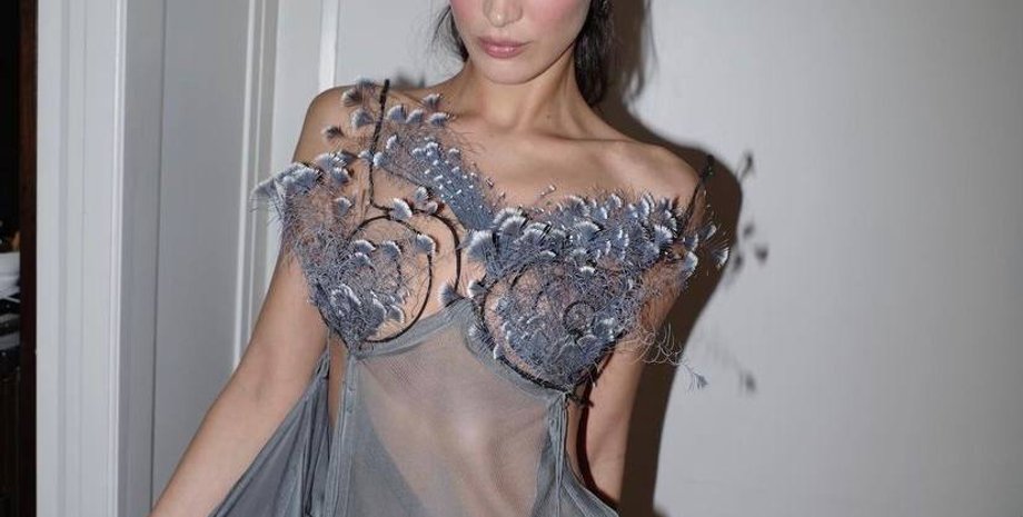 Белла Хадид, Белла Хадид стиль, Белла Хадид образы, Белла Хадид жидкое платье, Белла Хадид показы