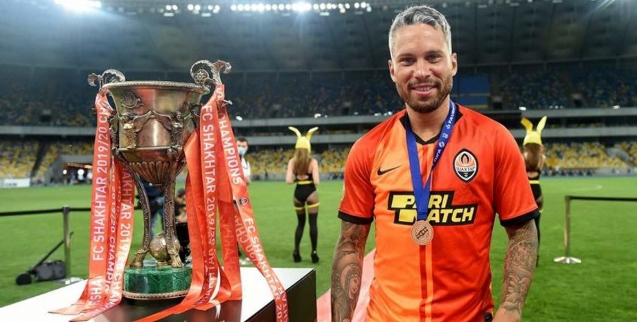 бразильцы шахтера, Марлос с кубком