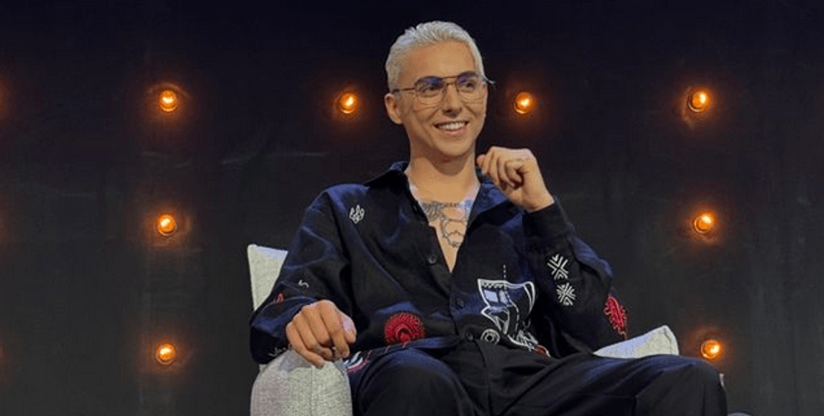 MELOVIN, студия, кресло