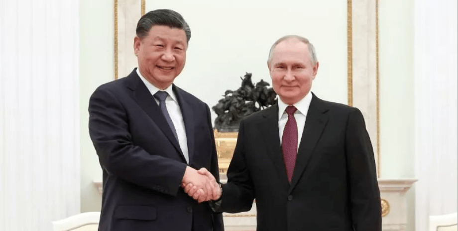 Podle vedoucího ČLR a vůdce Čínské komunistické strany „pod pevným vedením„ Rusk...