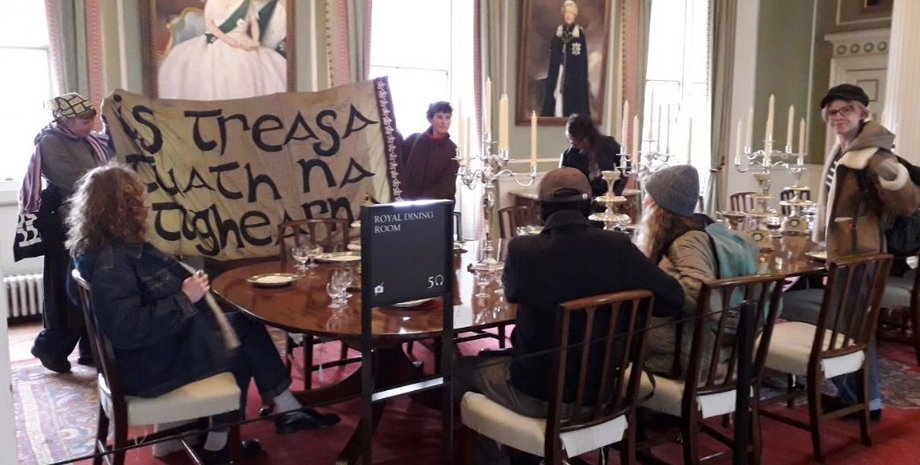 Едтінбург, протест, Холірудхаус