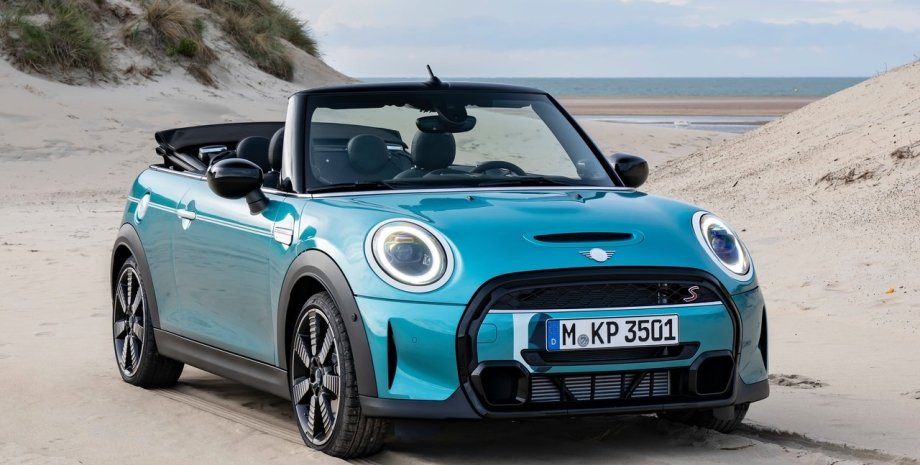 MINI показала уникальный Convertible Seaside Edition в честь 30-летнего юбилея