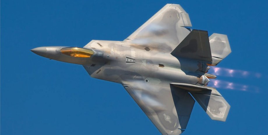 Американський винищувач F-22 Raptor