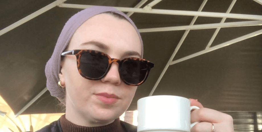 Анна Фэл живет в Африке