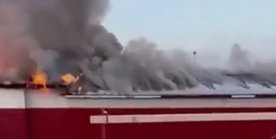 Пожар на заводе в Санкт-Петербурге