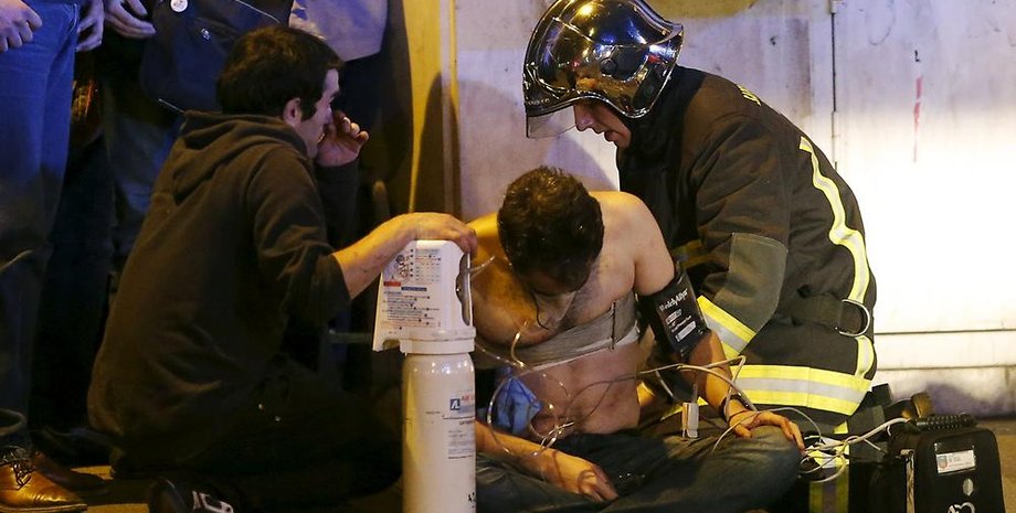 Пострадавший у театра Батаклан / Фото: n-tv.de