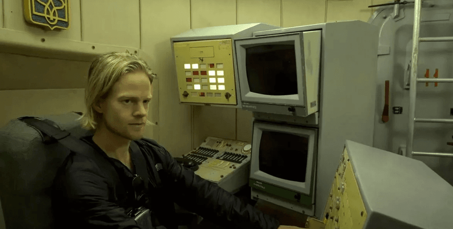 Блогер и герой мема Дрю Скэнлон отправился в заброшенную ядерную базу в Украине увидел "кнопку судного дня"