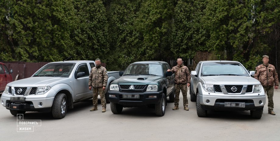 пикапы для армии, авто с правым рулем, праворульные авто