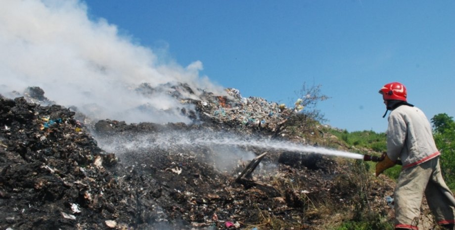 Пожар на свалке подо Львовом / Фото: ГСЧС во Львовской области