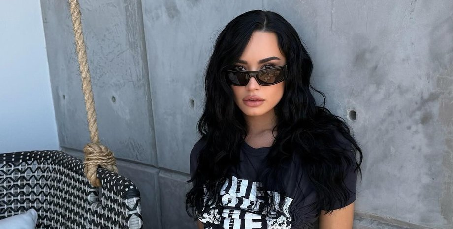 Деми Ловато, певица