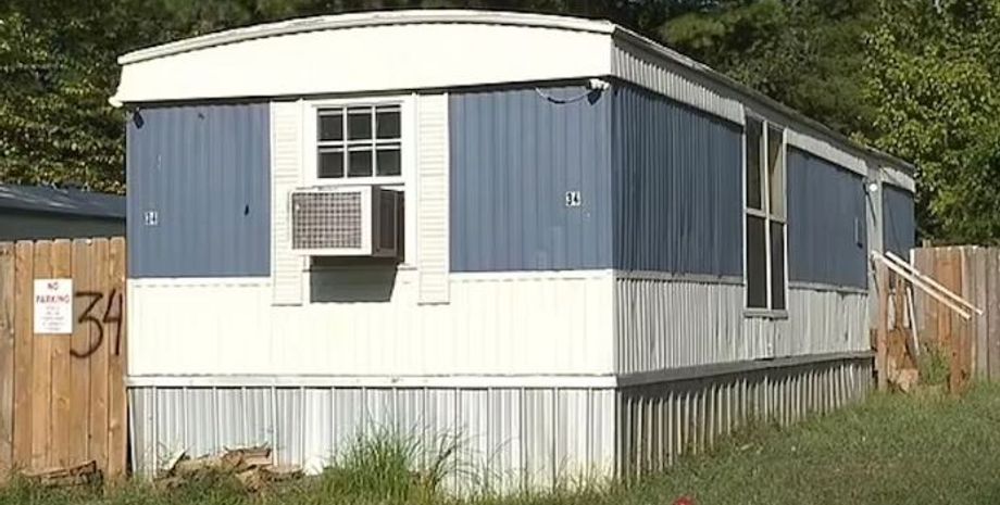 В яме под фургоном правоохранители нашли опасного преступника, мужчина жил в подземелье под фургоном