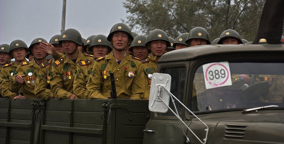 солдати кндр солдати кндр на вантажівці