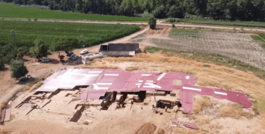 дослідники знайшли вівтар