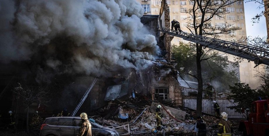 Разрушенный дом в Киеве, жилянская 118, шевченковский район, атака дронов киев