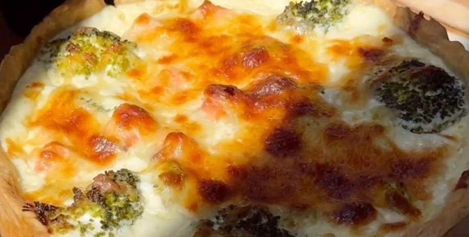 Кіш із броколі та лососем