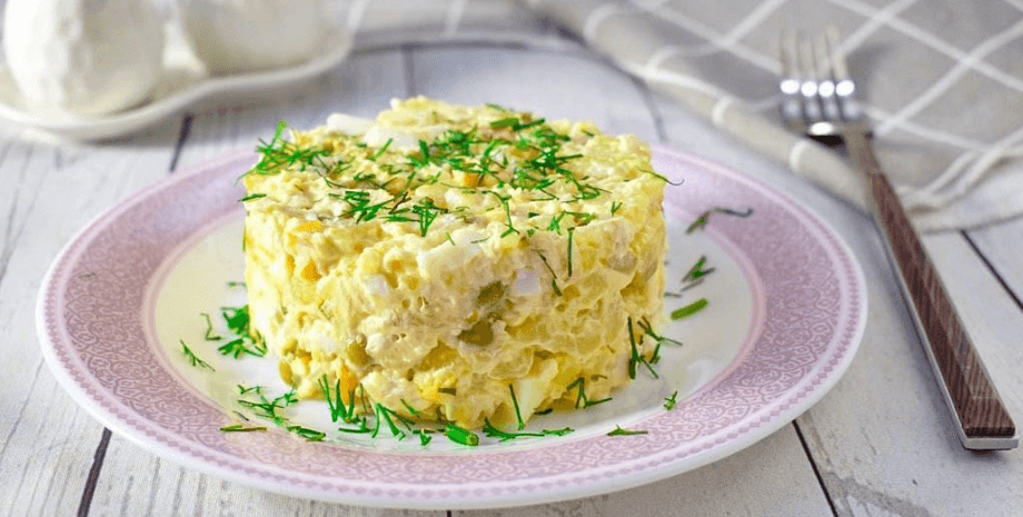 Салат із куркою, волоськими горіхами та ананасами, салат із куркою, салат на святковий стіл