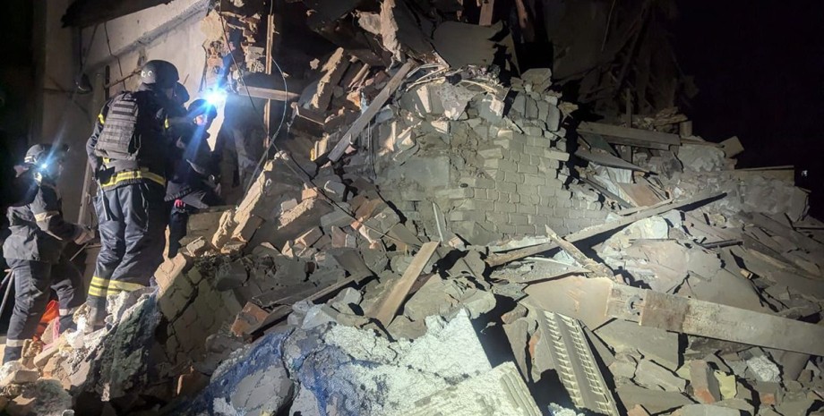 Последствия ракетного удара РФ по Кривому Рогу Последствия ракетного удара РФ по Кривому Рогу