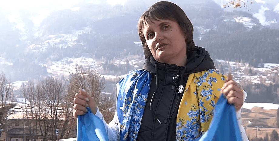 Семье украинского паралимпийца запретили вход на стадион с украинским флагом