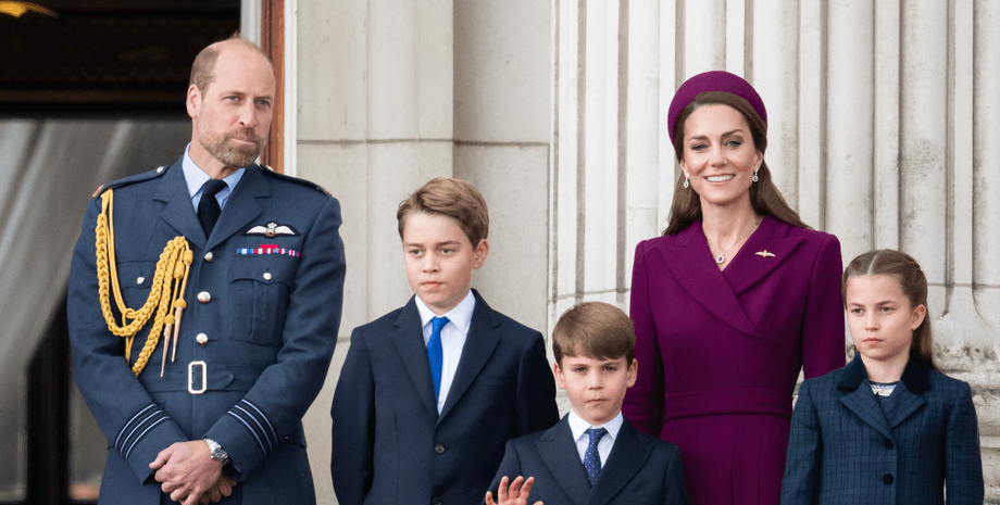принц Вільям, Кейт Міддлтон, принц Джордж, принцеса Шарлотта та принц Луї, королівська сімʼя, день перемоги, букінгемський палац
