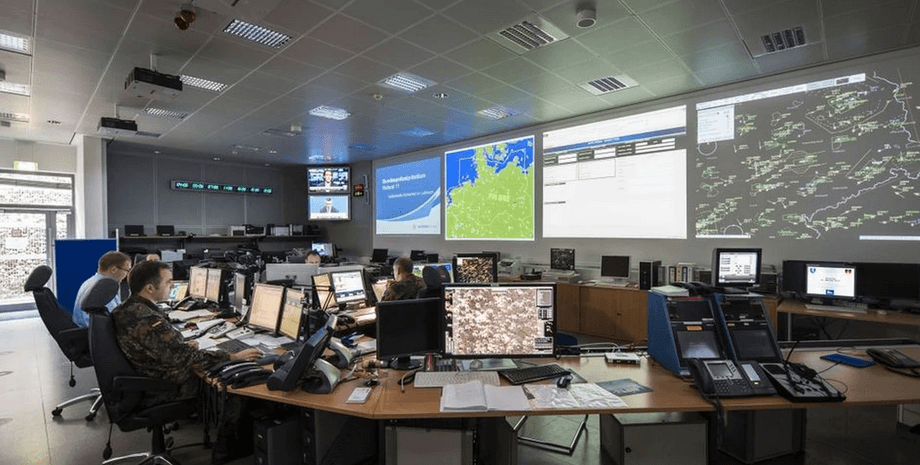 космічні командування фрг