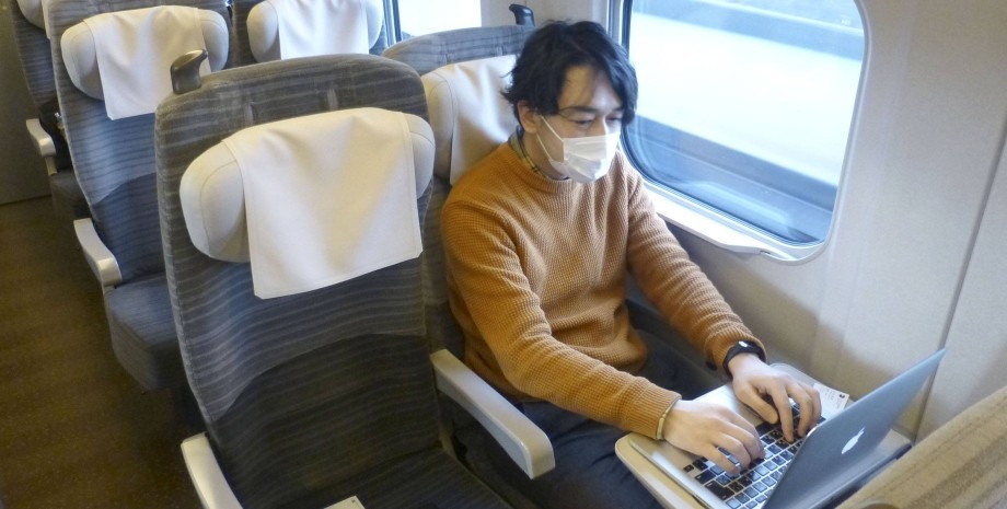 японец, япония, работа в поезде, поезд