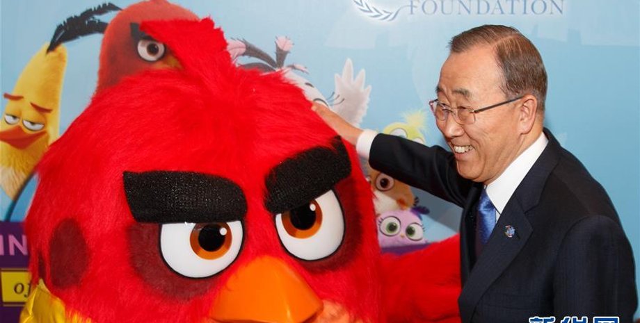 Пан Ги Мун и Красный / Фото: news.cn