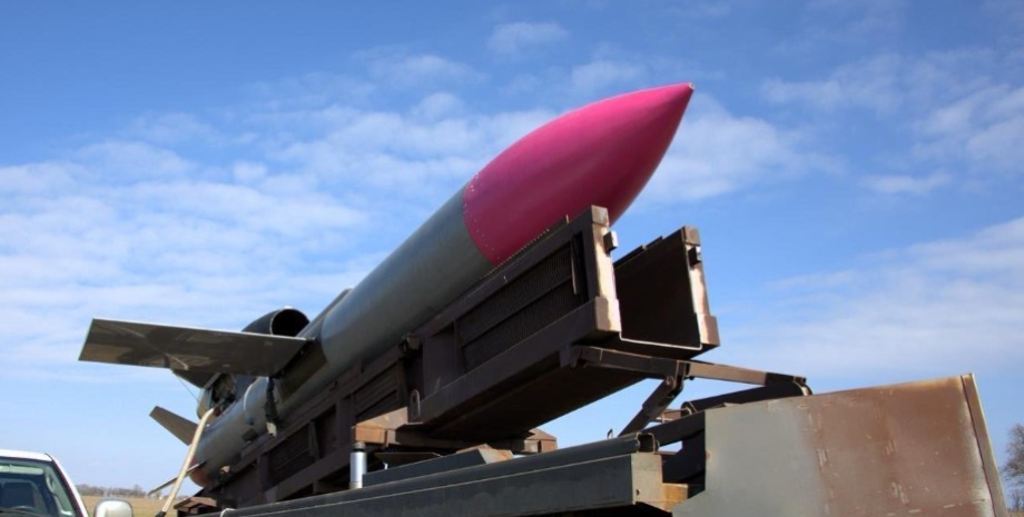 Ракета "Фламинго" Проект ракета "Фламинго" похожа на операцию "Паутина" и имеет определенные особенности полета