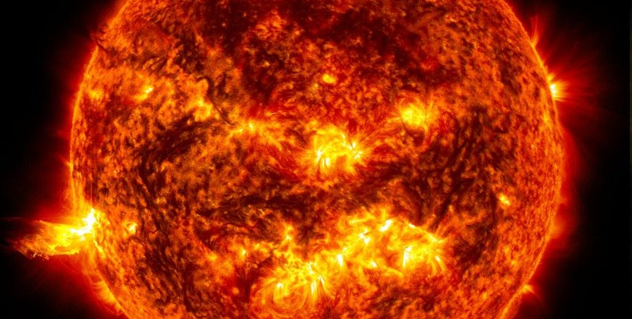 солнечные пятна, Корональная масса солнца, Корональная масса,