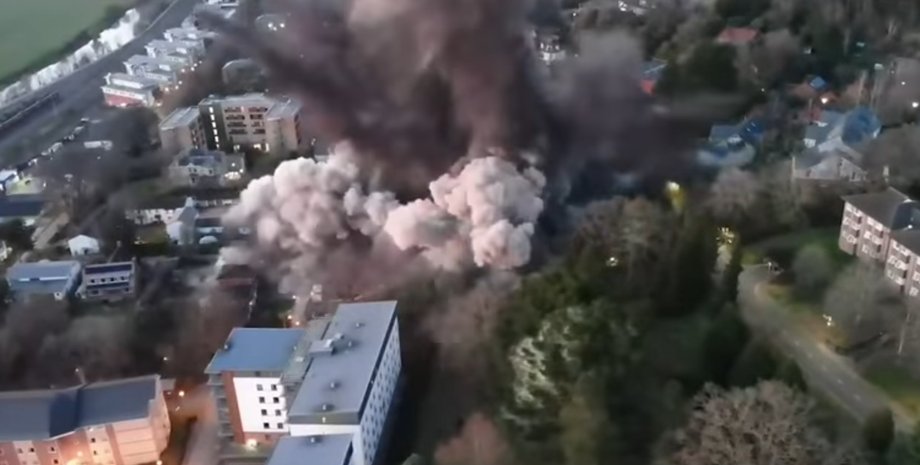 взрыв, бомба, эксетер