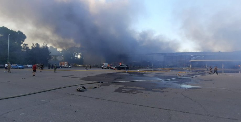 амстор Кременчук, амстор, Кременчук вибухи, ракета в кременчуку, попадання ракети Кременчук