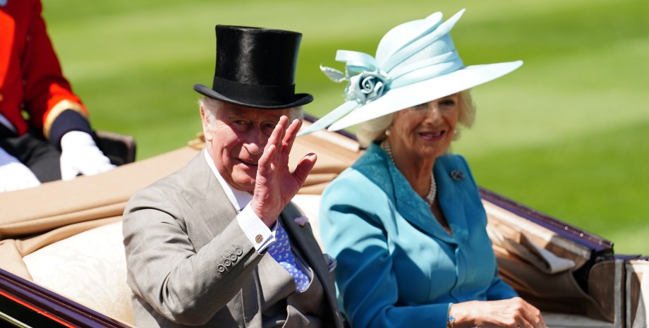 Принц Чарльз та Камілла Паркер-Боулз, дружина принца Чарльза, королівська родина Великобританії